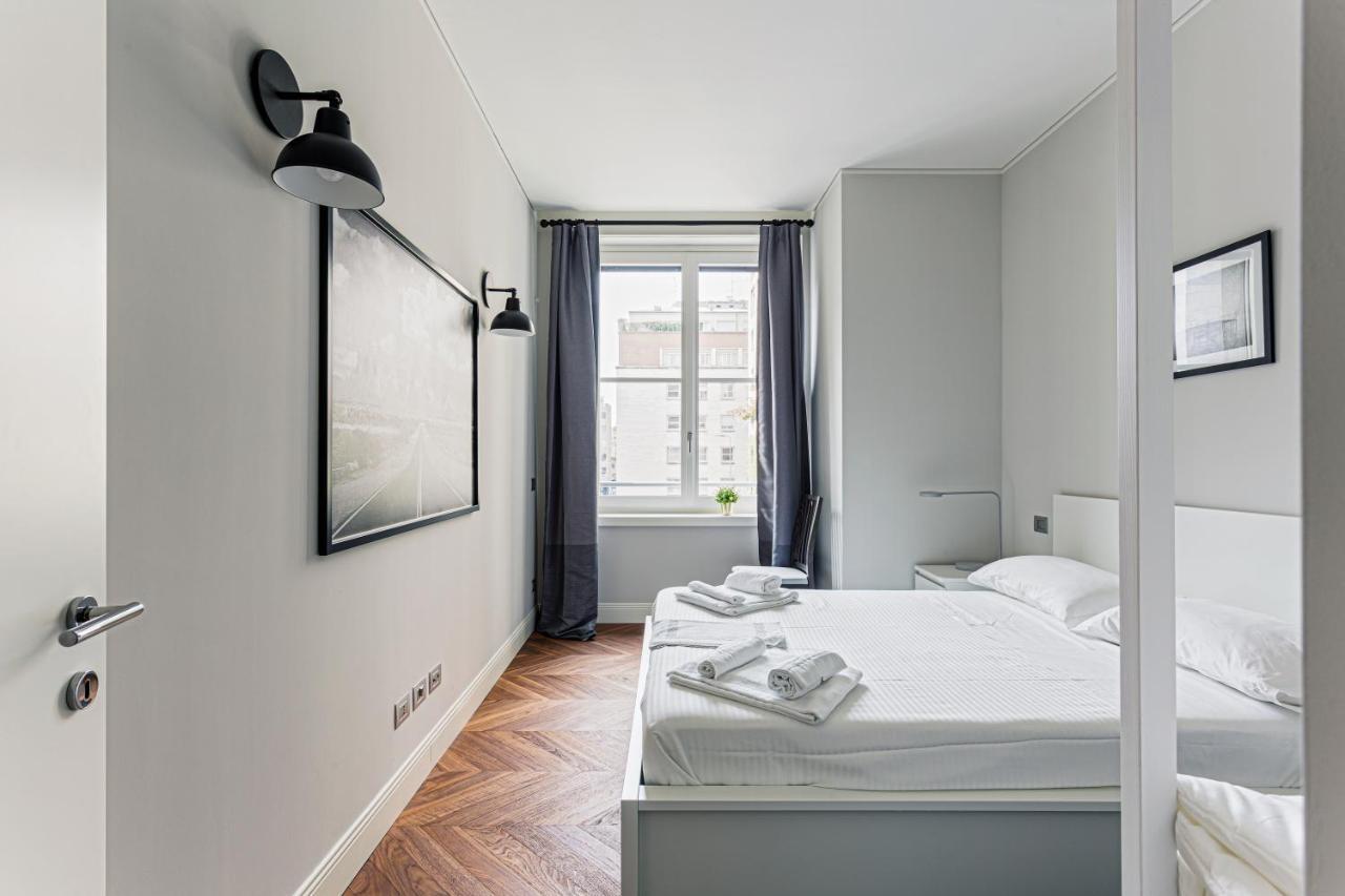 Wide And Bright Two Bedroom Apartment- Via Freguglia Milan Luaran gambar